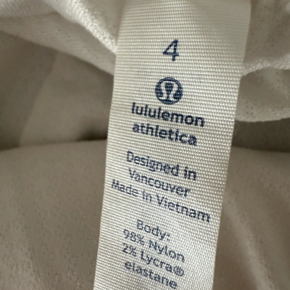 Lululemon Jogger. Perfect Condition. Size 4 - Picture 4 of 6